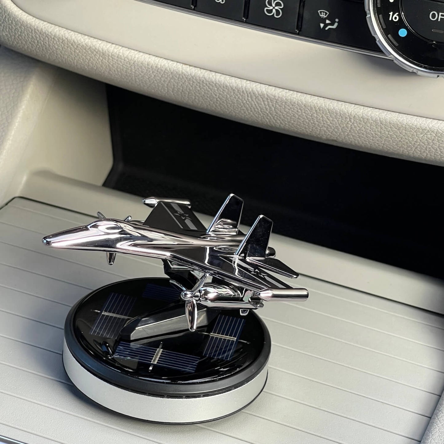 Odorizant Auto Avion solar pe baza de ulei parfumat cu difuzor de aromaterapie